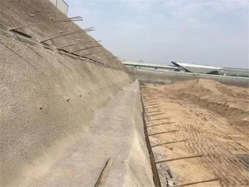 淮上河道边坡加固